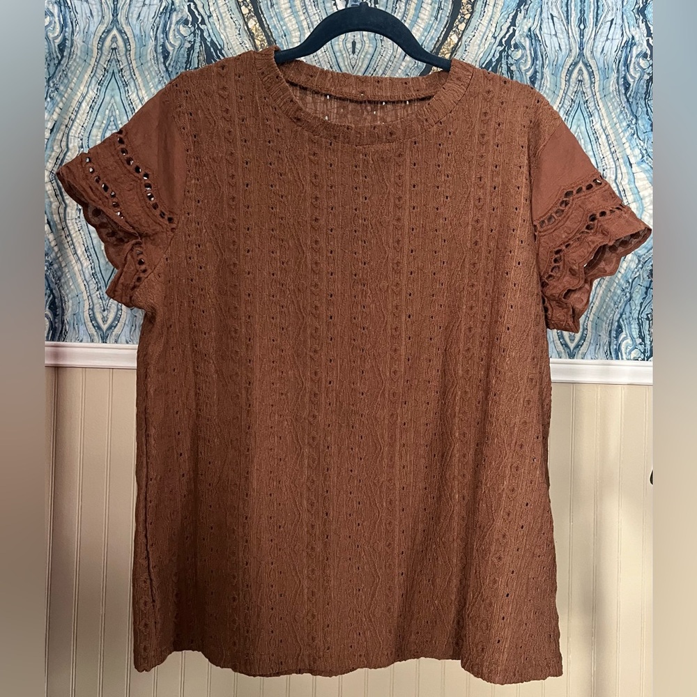 Eyelet Top, Size XXL, caramel brown, short sleeves